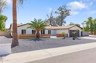 9205 E Laurel Ln, Scottsdale, AZ 85260 - Photo 10