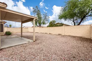 8810 W Loma Ln, Peoria, AZ 85345 - Photo 32