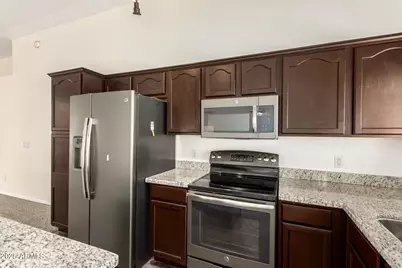 8810 W Loma Lane, Peoria, AZ 85345 - Photo 10