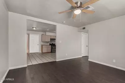 4228 S 19th Place, Phoenix, AZ 85040 - Photo 4