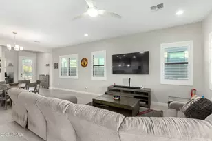 824 E Monte Wy, Phoenix, AZ 85042 - Photo 8