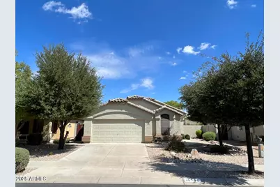 15796 W Latham Street, Goodyear, AZ 85338 - Photo 2
