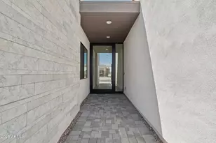 2311 E Aquarius Pl, Chandler, AZ 85249 - Photo 4