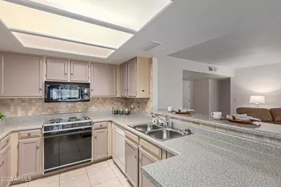 19093 N 97th Lane, Peoria, AZ 85382 - Photo 10