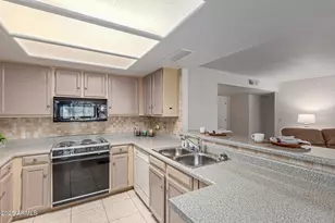 19093 N 97th Ln, Peoria, AZ 85382 - Photo 10