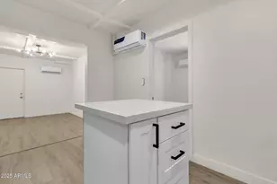 325 N 17th Dr, Phoenix, AZ 85007 - Photo 8