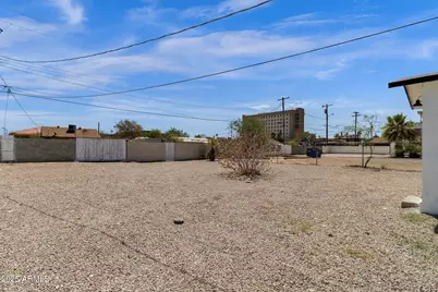 325 N 17th Drive, Phoenix, AZ 85007 - Photo 18