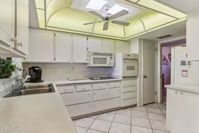 19832 N Cherry Tree Lane, Sun City, AZ 85373 - Photo 16