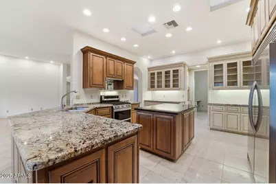 722 W Moon Valley Drive, Phoenix, AZ 85023 - Photo 12