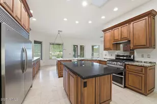 722 W Moon Valley Dr, Phoenix, AZ 85023 - Photo 10