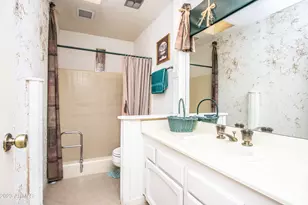 7631 E Sandalwood Dr, Scottsdale, AZ 85250 - Photo 14