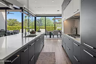 6838 E Joshua Tree Ln, Paradise Valley, AZ 85253 - Photo 8