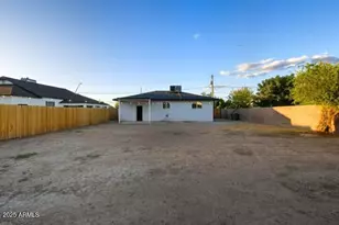 427 E Crescent Ave, Mesa, AZ 85204 - Photo 34