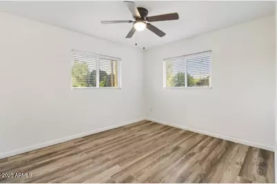 427 E Crescent Avenue, Mesa, AZ 85204 - Photo 16