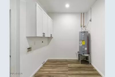 427 E Crescent Avenue, Mesa, AZ 85204 - Photo 14