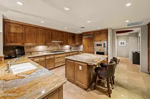 7181 E Camelback Rd, Scottsdale, AZ 85251 - Photo 14