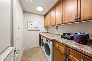 7181 E Camelback Rd, Scottsdale, AZ 85251 - Photo 24