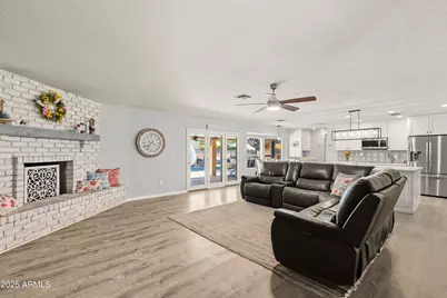 2217 E North Lane, Phoenix, AZ 85028 - Photo 6