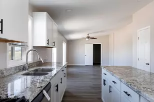 11427 W Stagecoach Rd, Arizona City, AZ 85123 - Photo 14