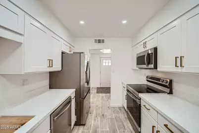 12021 N Riviera Court, Sun City, AZ 85351 - Photo 10