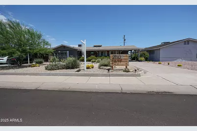 2807 N 68th Street, Scottsdale, AZ 85257 - Photo 1