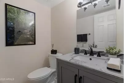 5102 N 31st Place #412, Phoenix, AZ 85016 - Photo 8