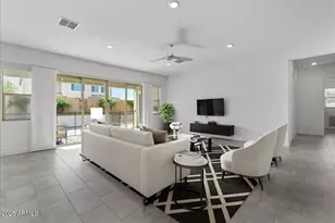 2513 E Pleasant Ln, Phoenix, AZ 85042 - Photo 12