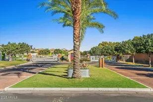 2513 E Pleasant Ln, Phoenix, AZ 85042 - Photo 2