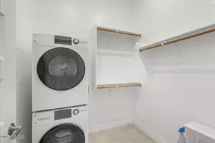 2513 E Pleasant Ln, Phoenix, AZ 85042 - Photo 32