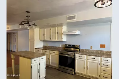 565 Raymond Drive, Sierra Vista, AZ 85635 - Photo 6