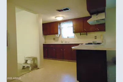 337 N Comanche Drive, Chandler, AZ 85224 - Photo 8