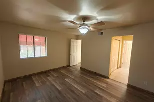 8428 E Malcomb Dr, Scottsdale, AZ 85250 - Photo 12