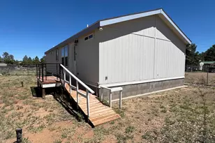 2122 Meadow Ln, Overgaard, AZ 85933 - Photo 2