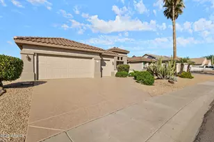 17522 N Ironhorse Dr, Surprise, AZ 85374 - Photo 2