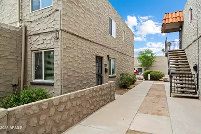 1251 N 47th Place, Phoenix, AZ 85008 - Photo 2