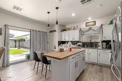 14845 W Larkspur Drive, Surprise, AZ 85379 - Photo 10