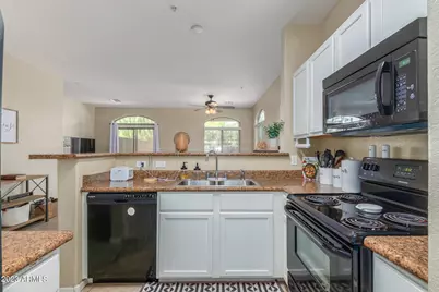 457 N 169th Avenue #10, Goodyear, AZ 85338 - Photo 10