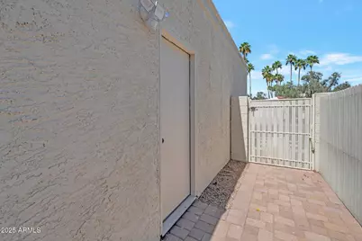8719 E San Marino Drive, Scottsdale, AZ 85258 - Photo 26