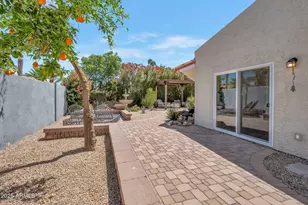 8719 E San Marino Dr, Scottsdale, AZ 85258 - Photo 24