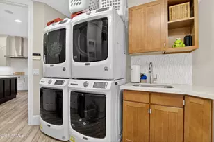 1333 N Cliffside Dr, Gilbert, AZ 85234 - Photo 32