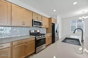 9986 W Piccadilly Rd, Avondale, AZ 85392 - Photo 10