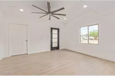 4010 S 24th Place, Phoenix, AZ 85040 - Photo 8