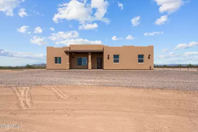 47562 W Ray Street, Aguila, AZ 85320 - Photo 2