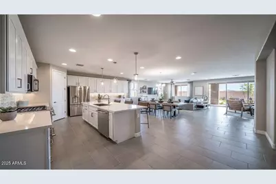 11881 N 169th Avenue, Surprise, AZ 85388 - Photo 8