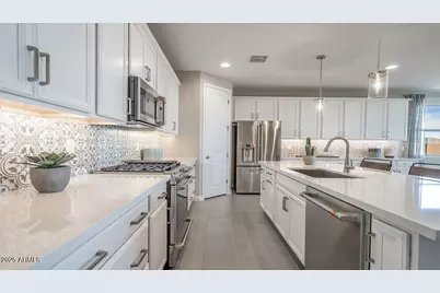 11881 N 169th Avenue, Surprise, AZ 85388 - Photo 12