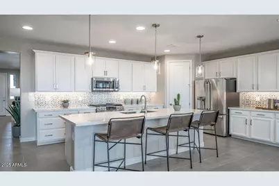 11881 N 169th Avenue, Surprise, AZ 85388 - Photo 2