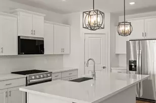 15818 W Gray Fox Trl, Surprise, AZ 85387 - Photo 4