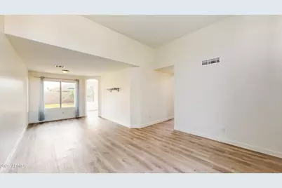 21927 N 74th Lane, Glendale, AZ 85310 - Photo 4