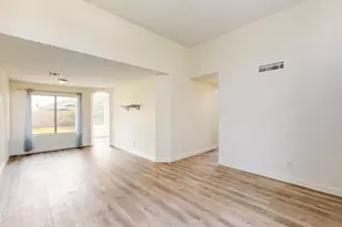 21927 N 74th Ln, Glendale, AZ 85310 - Photo 4
