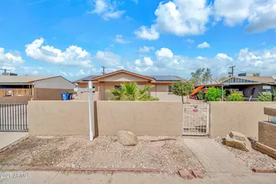 4020 W Lynne, Phoenix, AZ 85041 - Photo 1